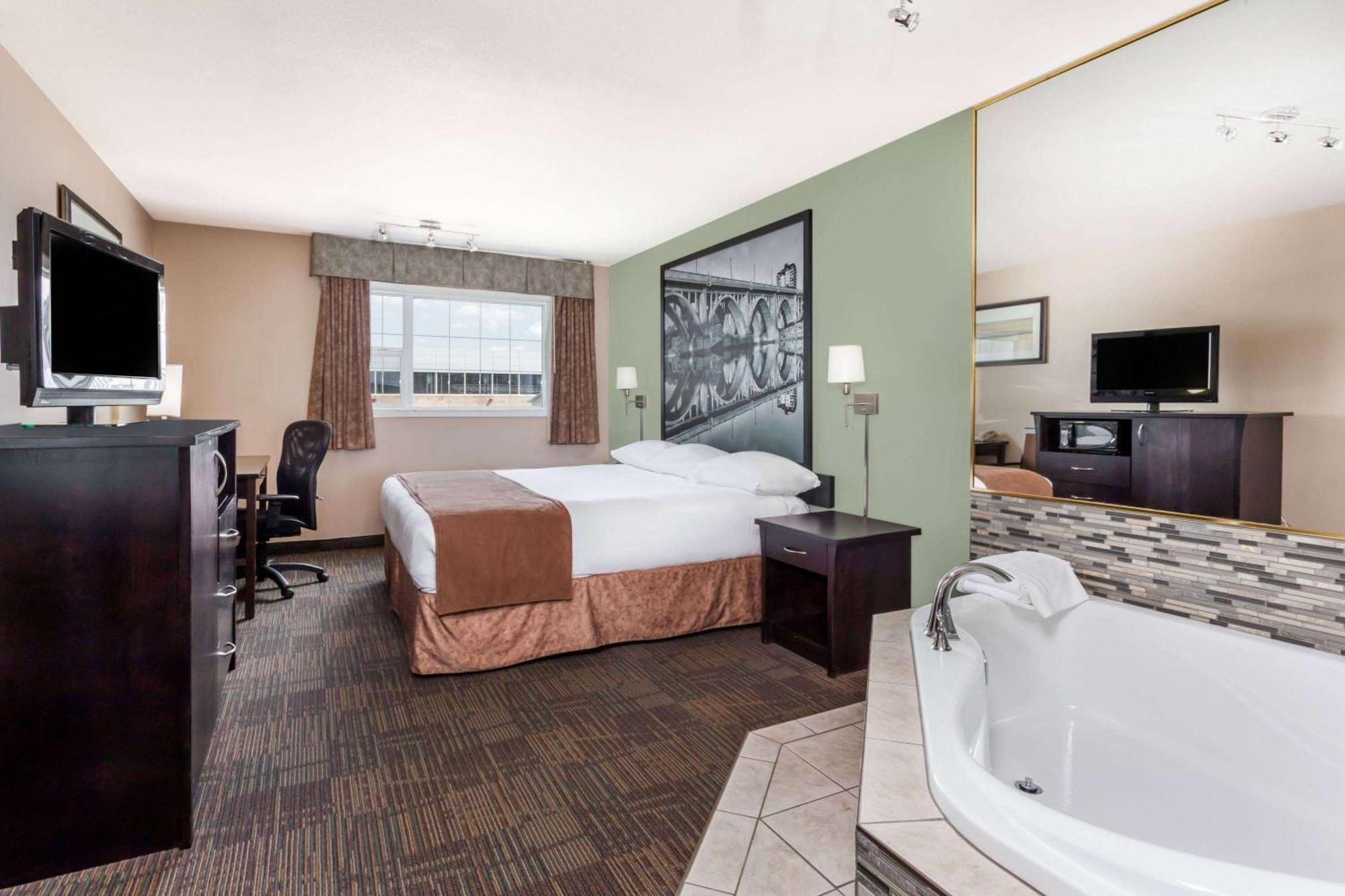 Отель Super 8 By Wyndham Saskatoon Near Saskatoon Airport Экстерьер фото